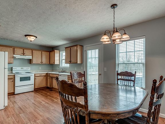 4th image of 210 Bankside Dr