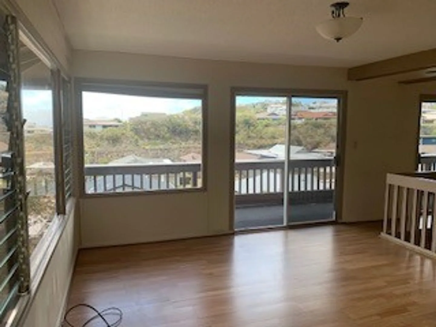 3 bedroom, 2.5 bath House (Salt Lake Area) Available now! — Photo 3