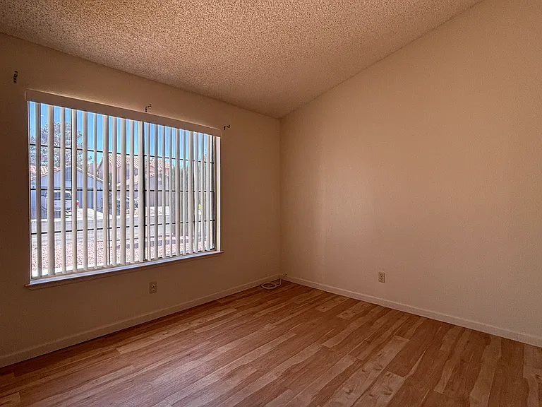 1588 Yellowwood Dr — Photo 13
