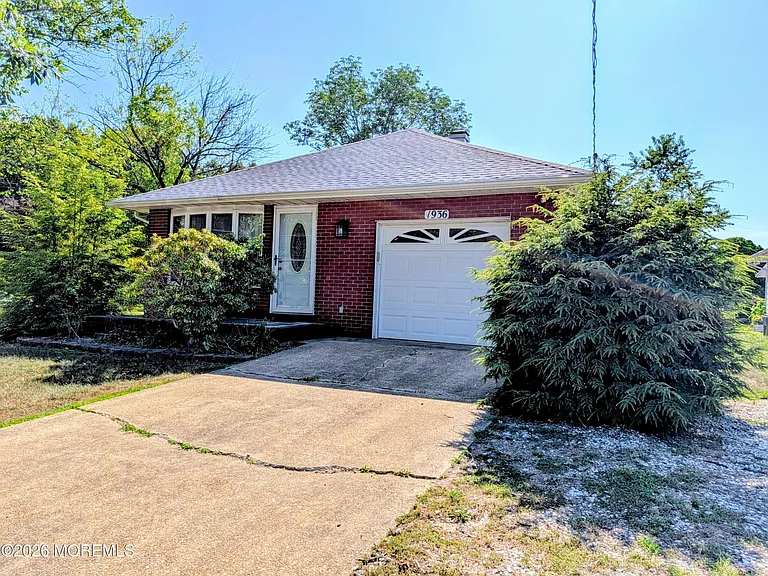 1936 Mount Carmel Blvd — Photo 1