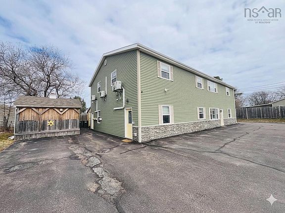 2nd image of 17 Clinton St