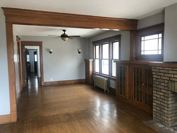 5th image of 210 Colvin Ave #2