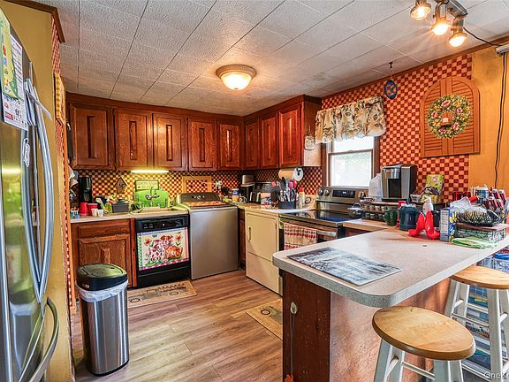 4th image of 275 Southaven Avenue