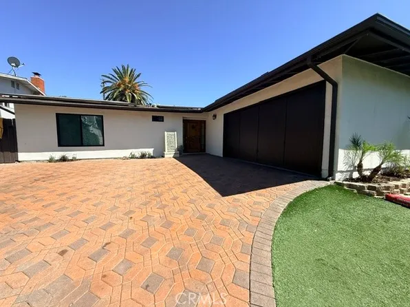 5420 Parkmor Rd, Calabasas, CA 91302
