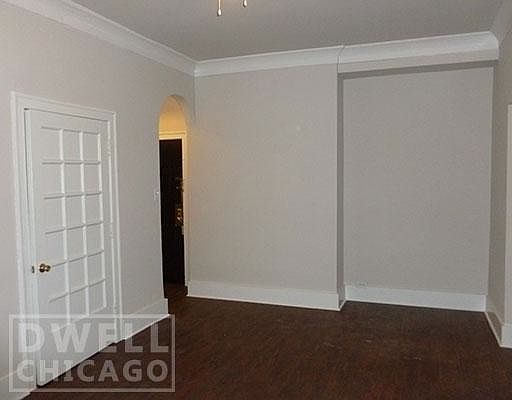 3rd image of 6746 N Ashland Ave #L5