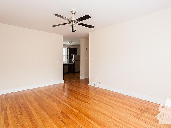 3rd image of 4450 N Wolcott Ave #G