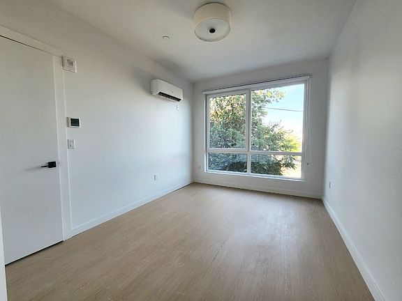 3rd image of 75 Webster St #101
