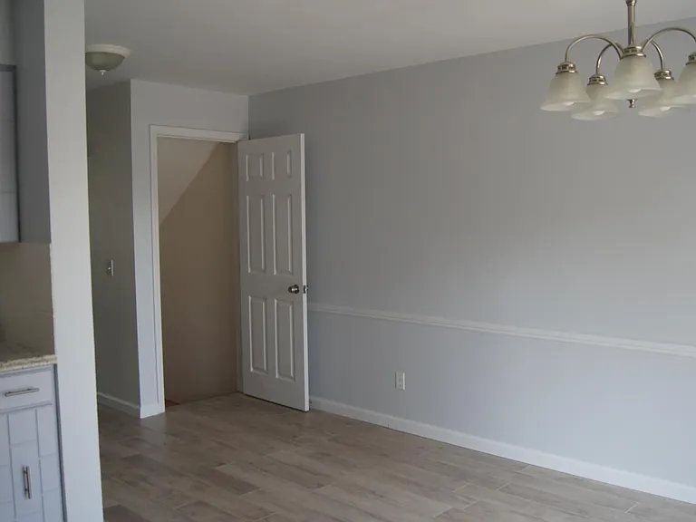 422 N Clay Ave — Photo 6