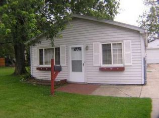 21612 E Ten Mile Rd, Saint Clair Shores, MI