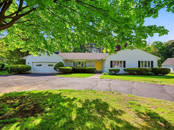 2nd image of 1303 Plumtree Rd