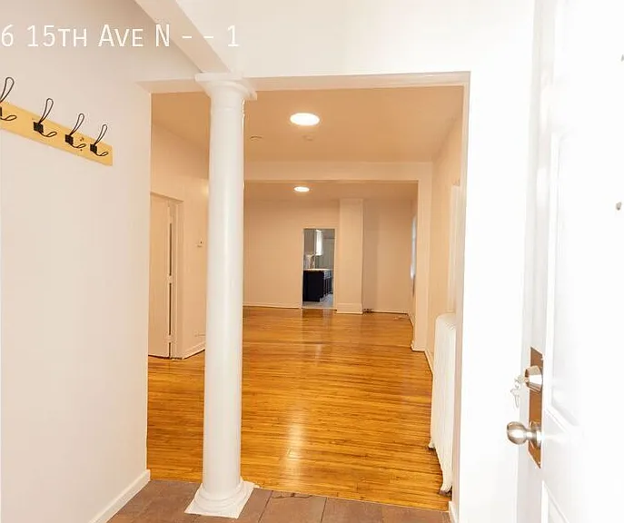 1406 15th Ave N #1 — Photo 2