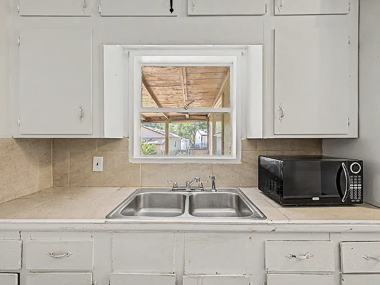 1230 S Grape St — Photo 17