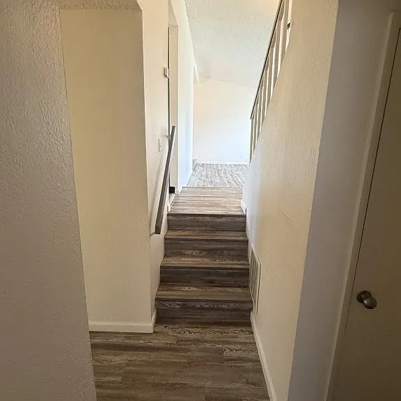 131 Glasgow Way — Photo 37
