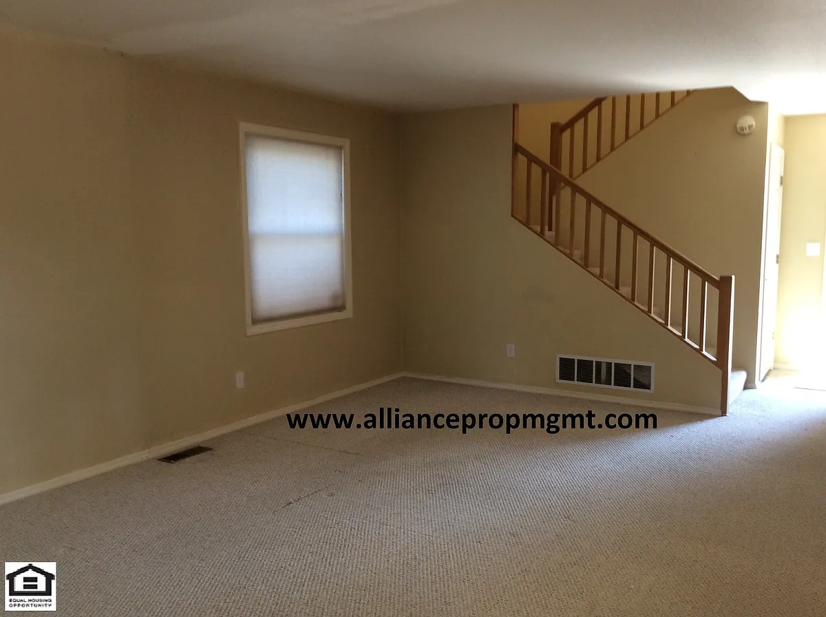 Building Photo - 309 Prairie Ave