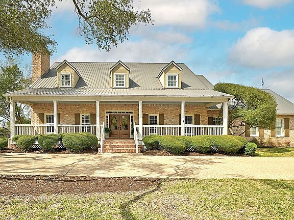 2nd image of 3209 Winding Creek Dr