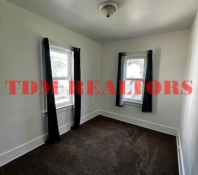 2534 Tiffin St — Photo 11