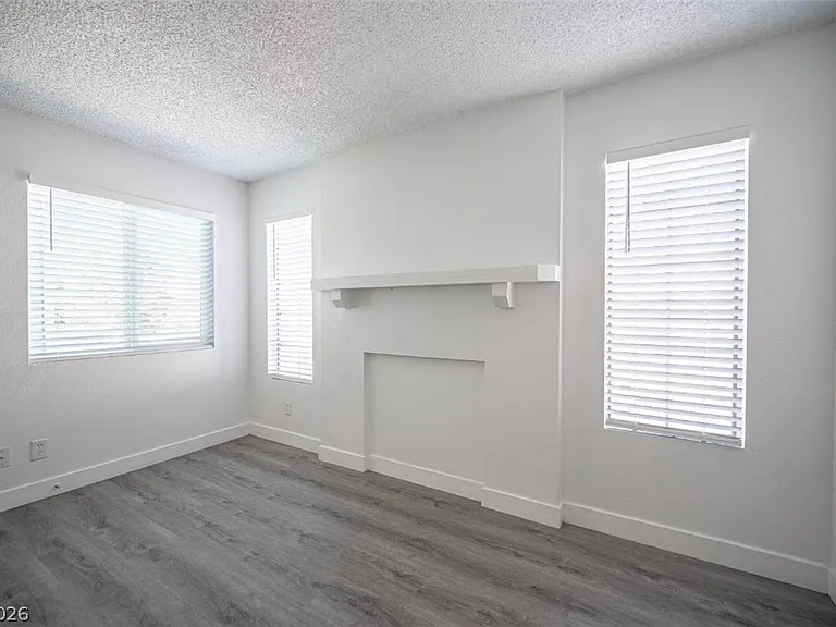 921 Snug Harbor St #D — Photo 7