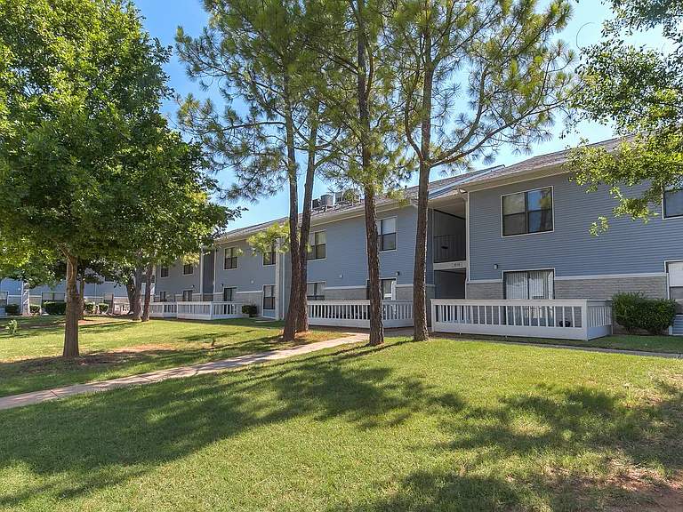 Norman Apartments — Photo 37
