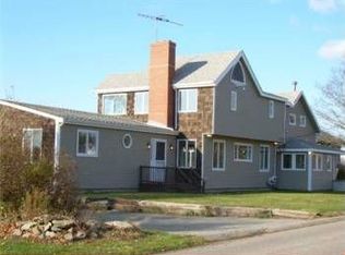 697 Jepson Ln, Middletown, RI 02842