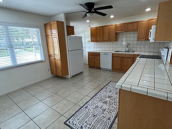 3rd image of 2632 Suncrest Dr