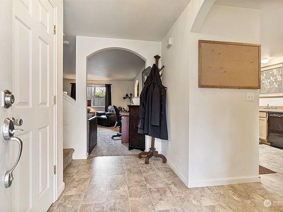 4th image of 4009 Quail Drive SE