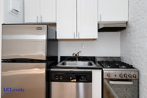 206 E 25th St #4RE Photo 1