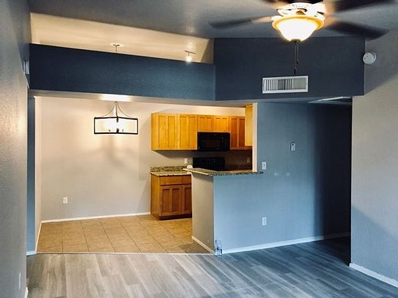 5th image of 1385 W University Ave Unit 7-254