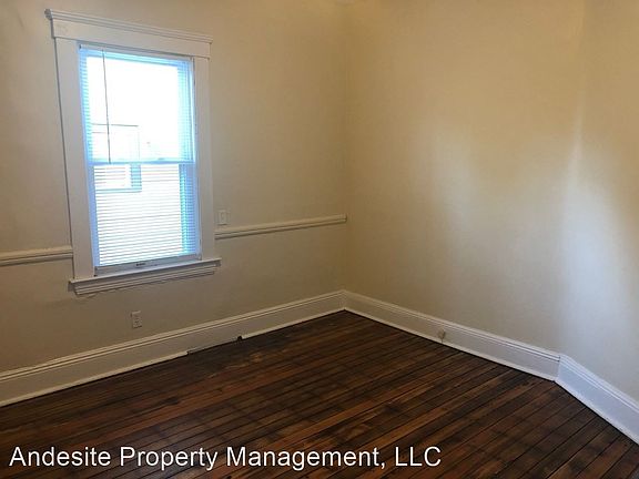 3rd image of 2903 Tampa Ave