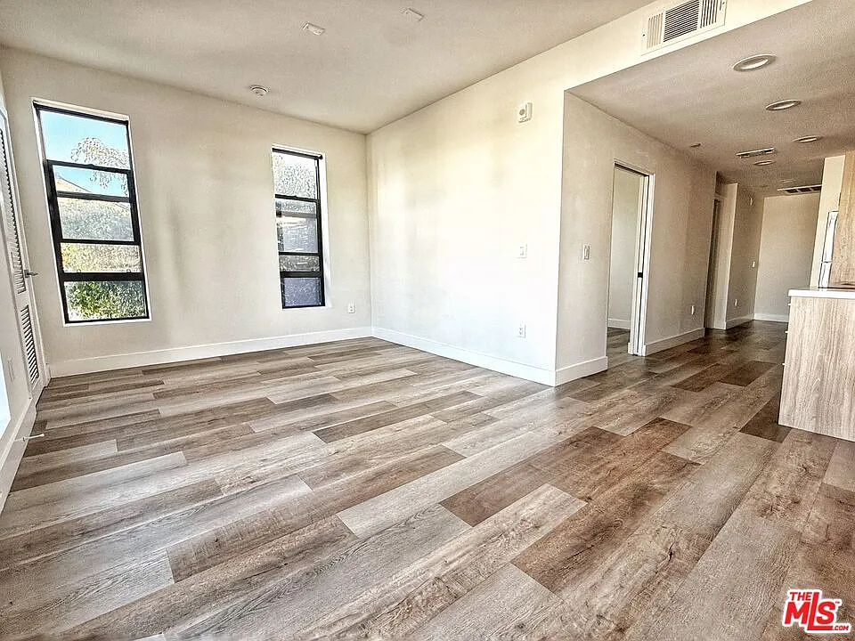 1 bed, 1.0 bath, 600 sqft, $2,500 — Photo 2