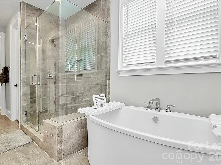 136 Preston Rd — Photo 24
