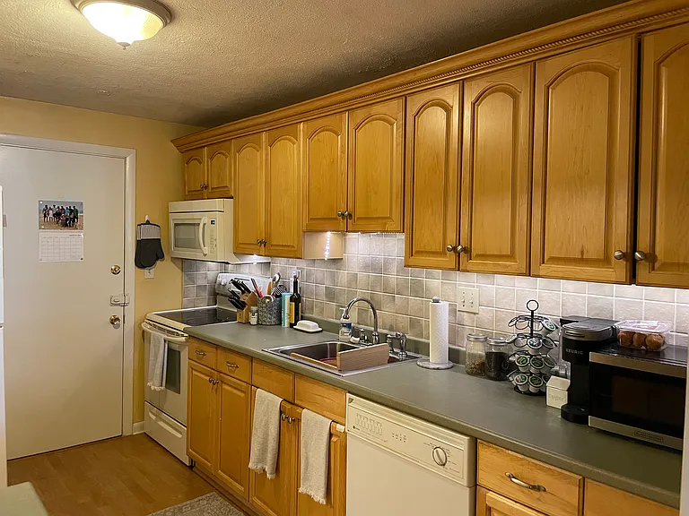 276 Albion St #2 — Photo 10