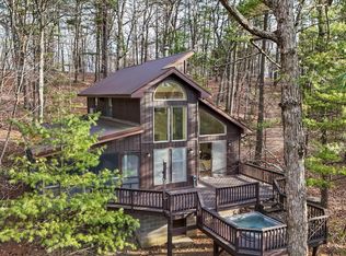 1220 Ceda Run Ln, Great Cacapon, WV 25422