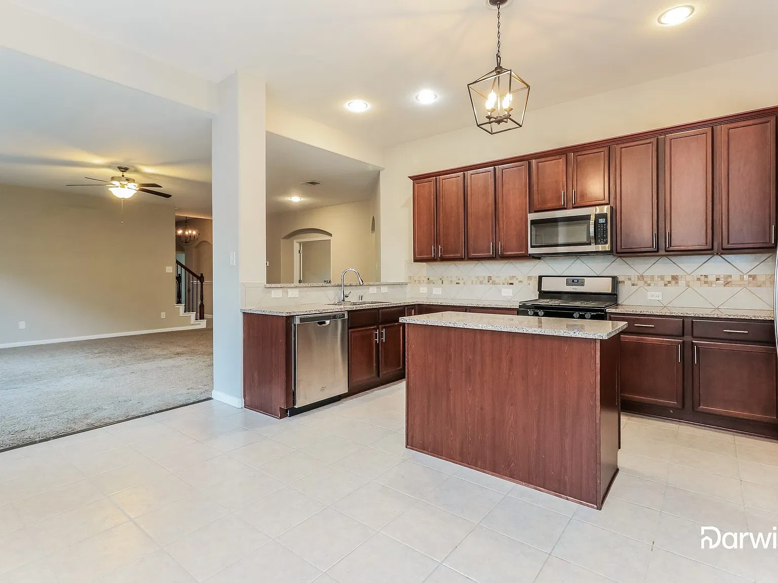 3 bed, 2.0 bath, 2582 sqft, $2,395 — Photo 3