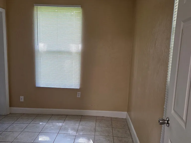 1612 Montgomery Ave — Photo 12