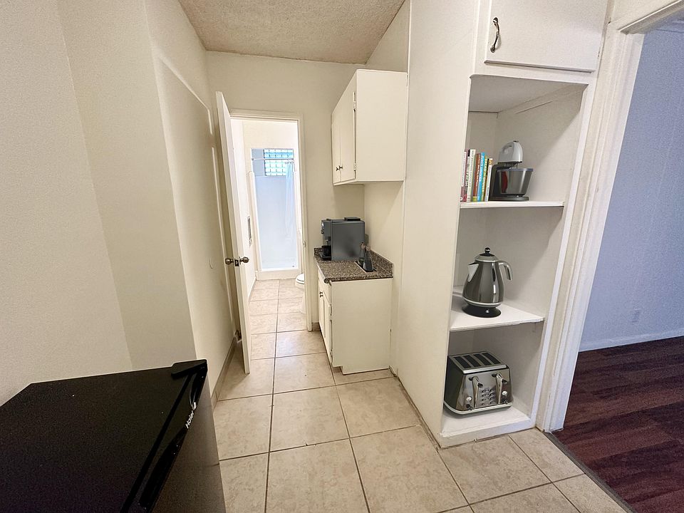 2nd image of 3333 Mentone Ave APT 1
