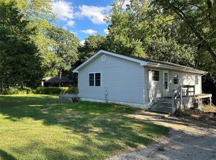 2190 Skyline Dr, Pacific, MO 63069