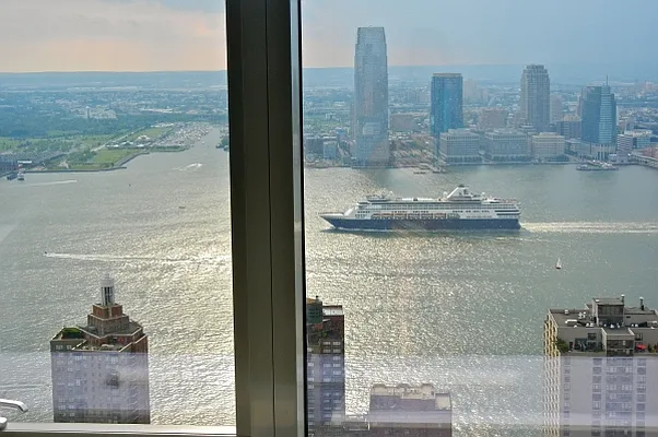 Rented by MNS | media 7