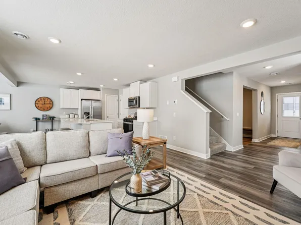 1908 Highview Ter, Shakopee, MN 55379