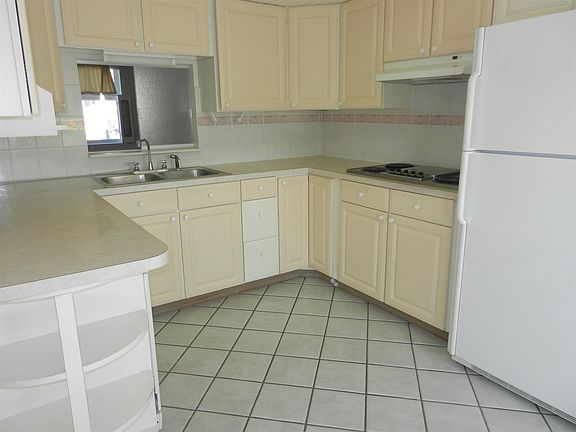 4th image of 12427 E Olive Ave
