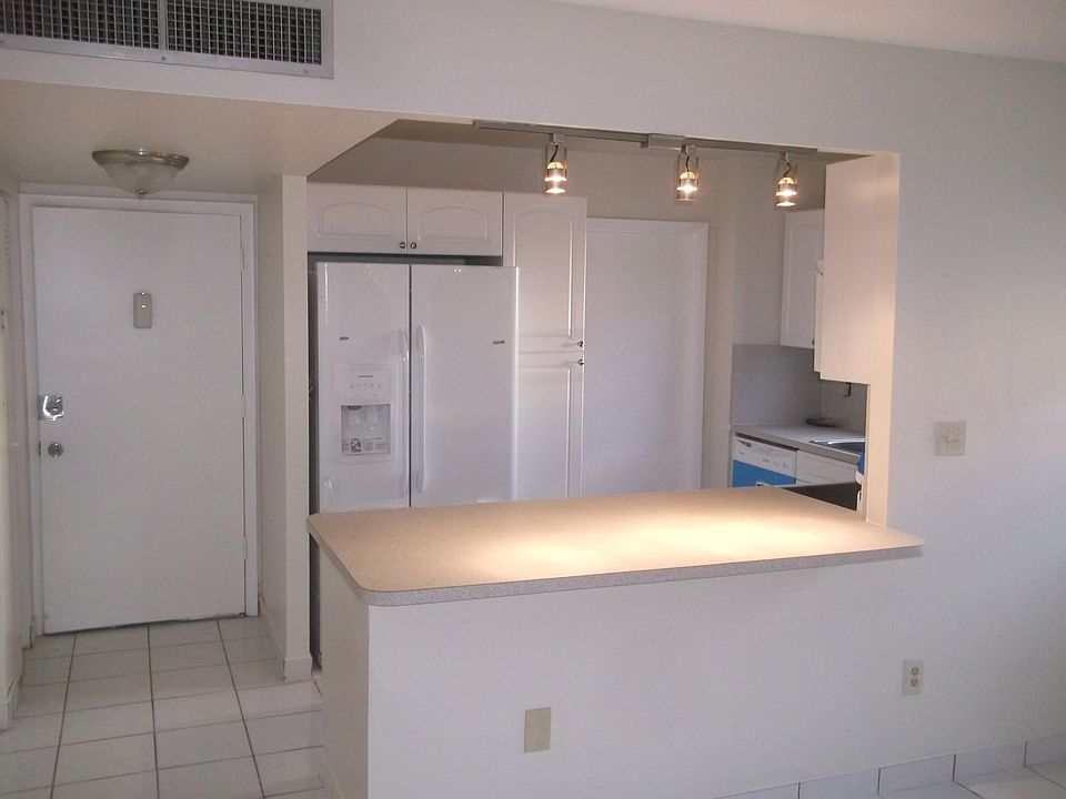 1st image of 16450 Miami Dr APT 507