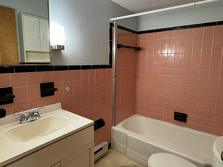 535 S 24th St #1 — Photo 9