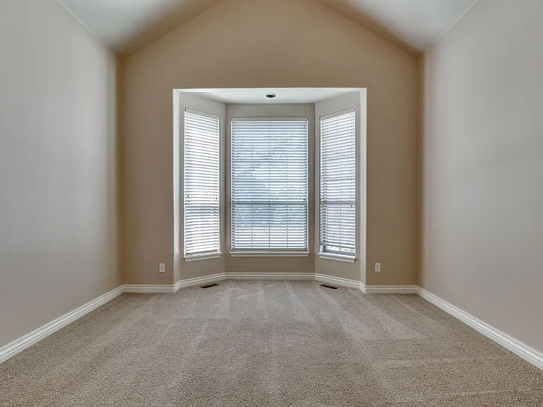 3341 Heritage Green Cir — Photo 10