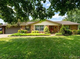 811 Rockcreek Dr, Dayton, OH 45458