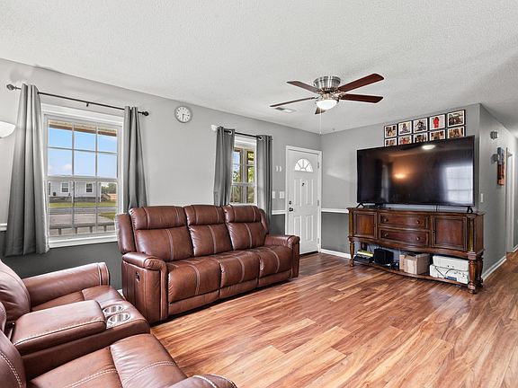 4th image of 5168 Spring St.
