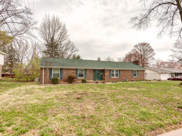 10 Tumbleweed Dr, Belleville, IL 62221