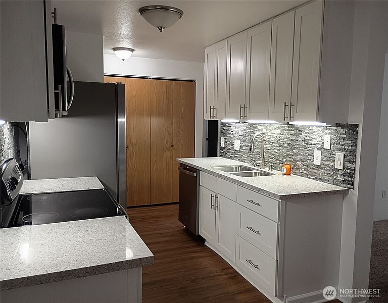 3rd image of 10501 8th Avenue NE #115