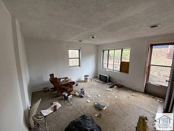 5th image of 614 4th St