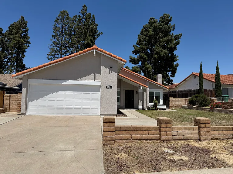 2183 Fowler Dr — Photo 12