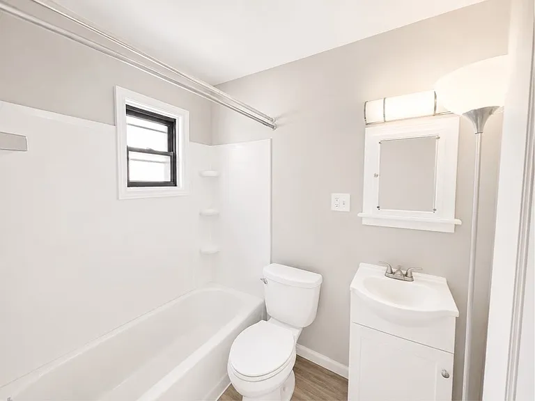 12 Knowlton Ave — Photo 7