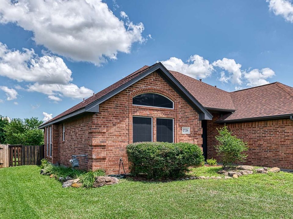 1st image of 2720 Stephen Dr